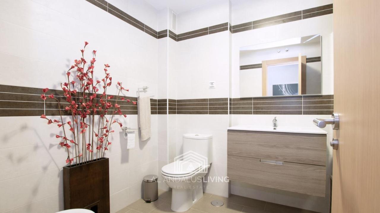 Frontline Golf In Riviera Del Sol With Interior And Exterior Pools And Tennis Court! Málaga