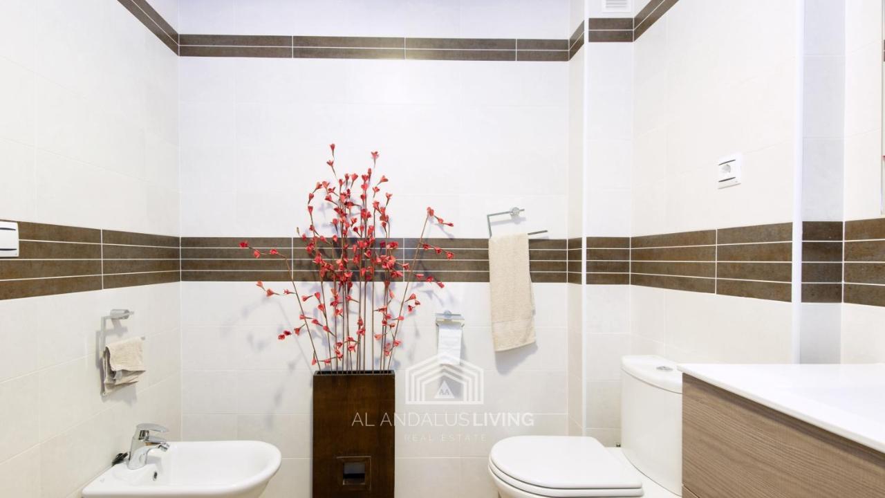 Frontline Golf In Riviera Del Sol With Interior And Exterior Pools And Tennis Court! Apartamento Málaga