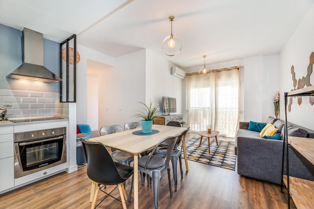 C29 - Trendy Central With Small Parking And Terrace *