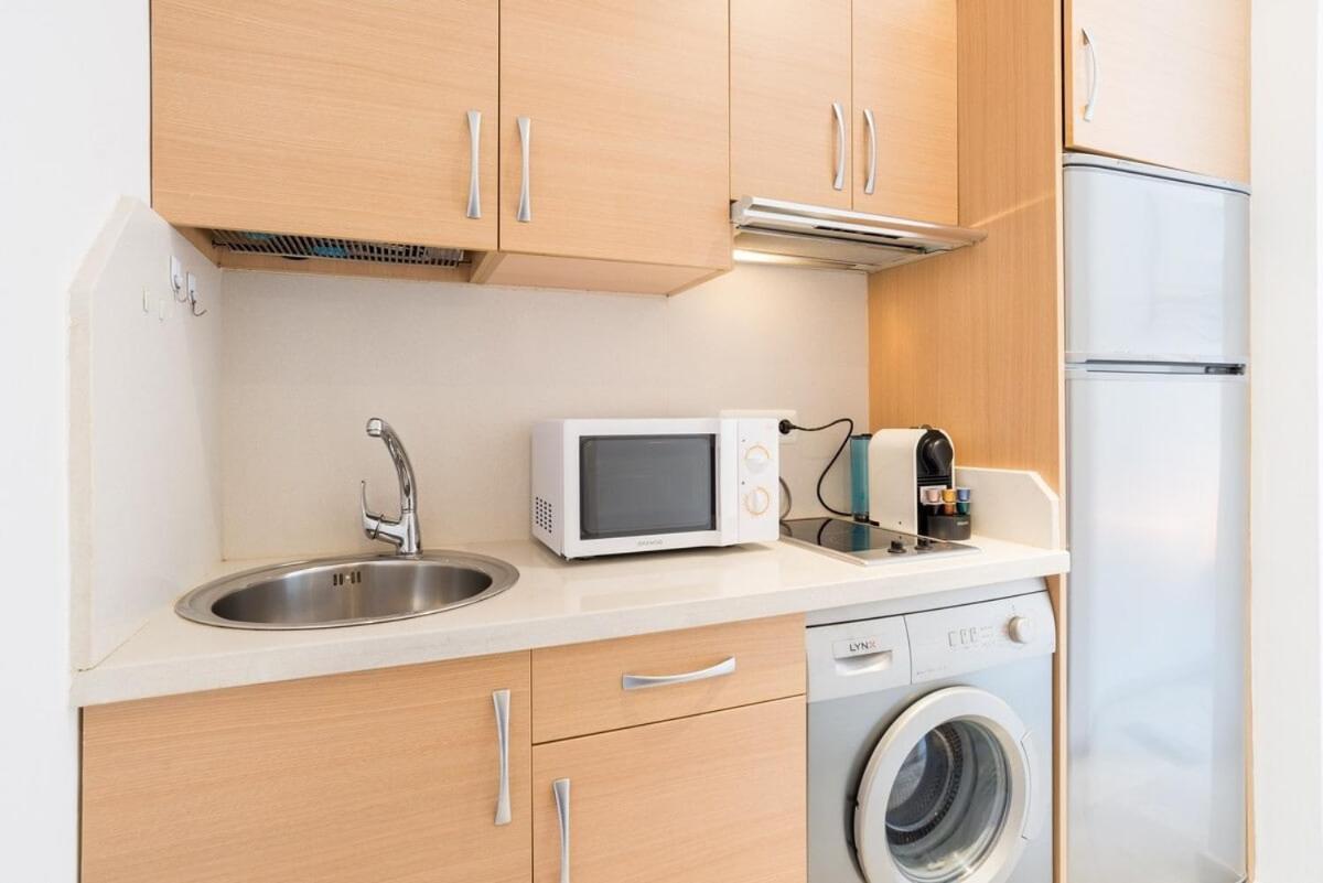C17 - Friendly Studio Close To Town 3 Apartment