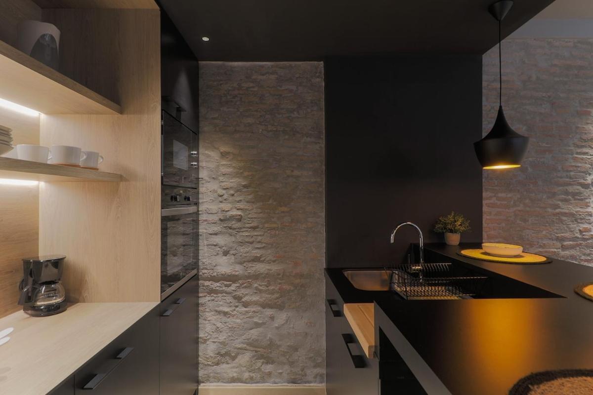 C72 - Glamorous Loft Center Apartment *