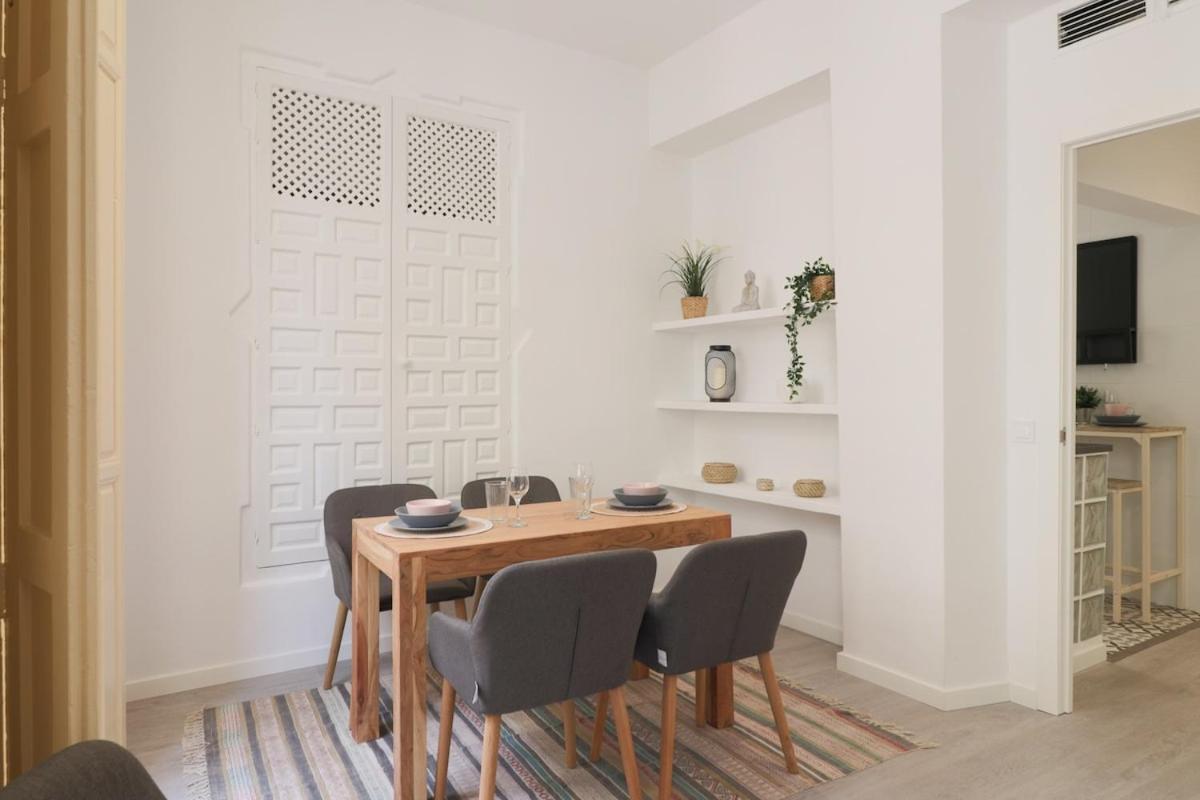 Apartment C93 - Trendy Two Bedrooms In Ollerias Malaga
