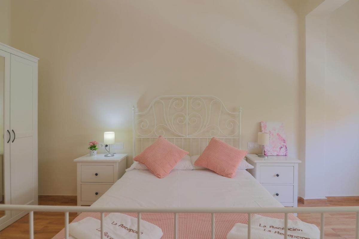 C102 - Huge And Stylish 5 Bedroom By The Center *