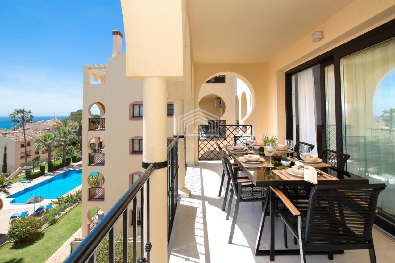 Panoramic Sea Views And Direct Access To The Beach From The Community In Torrenueva Malaga