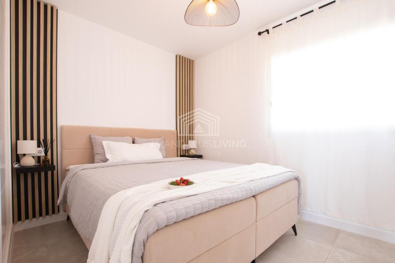 Panoramic Sea Views And Direct Access To The Beach From The Community In Torrenueva * Malaga