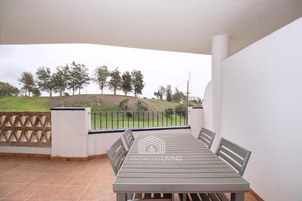 Frontline Golf In Riviera Del Sol With Interior And Exterior Pools And Tennis Court! Apartamento Málaga