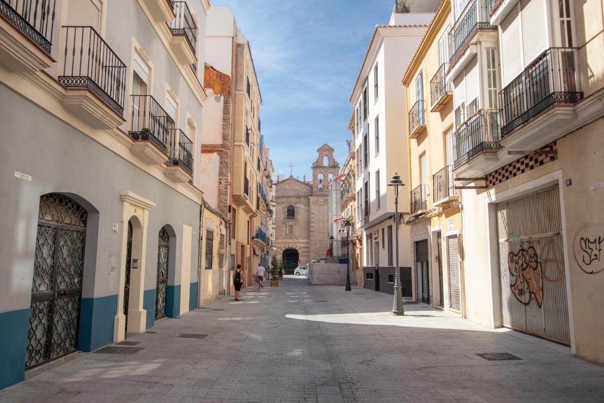 C25 - Brilliant Quiet In Soho * Malaga