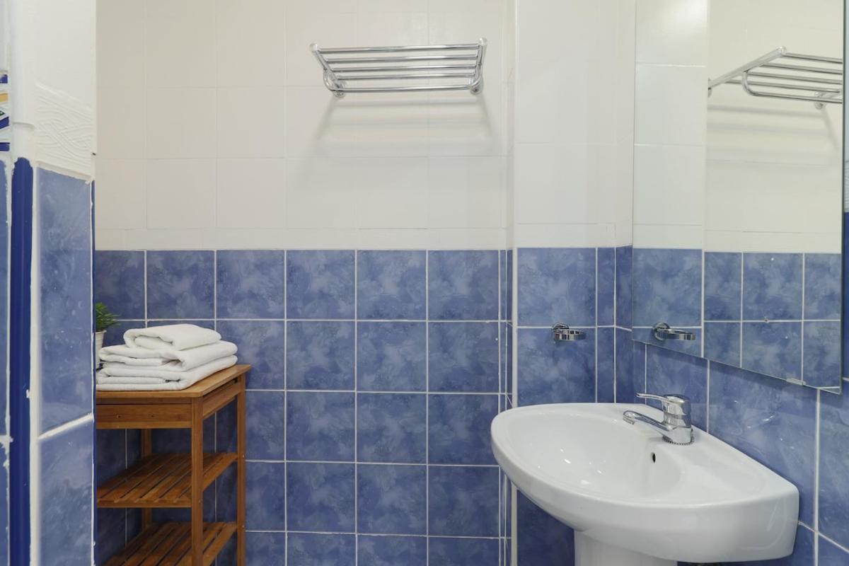 C34 - One Bedroom Next To Alcazaba Apartment