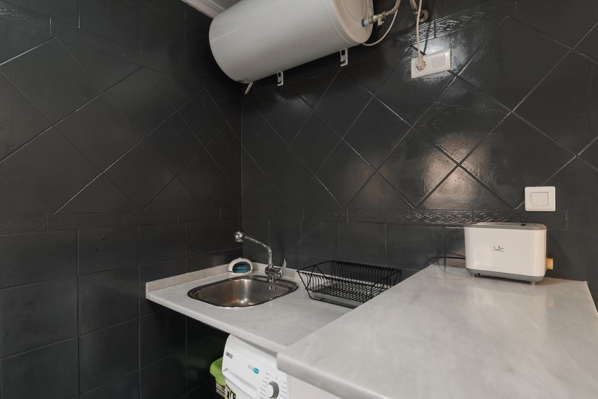 Apartment C34 - One Bedroom Next To Alcazaba *