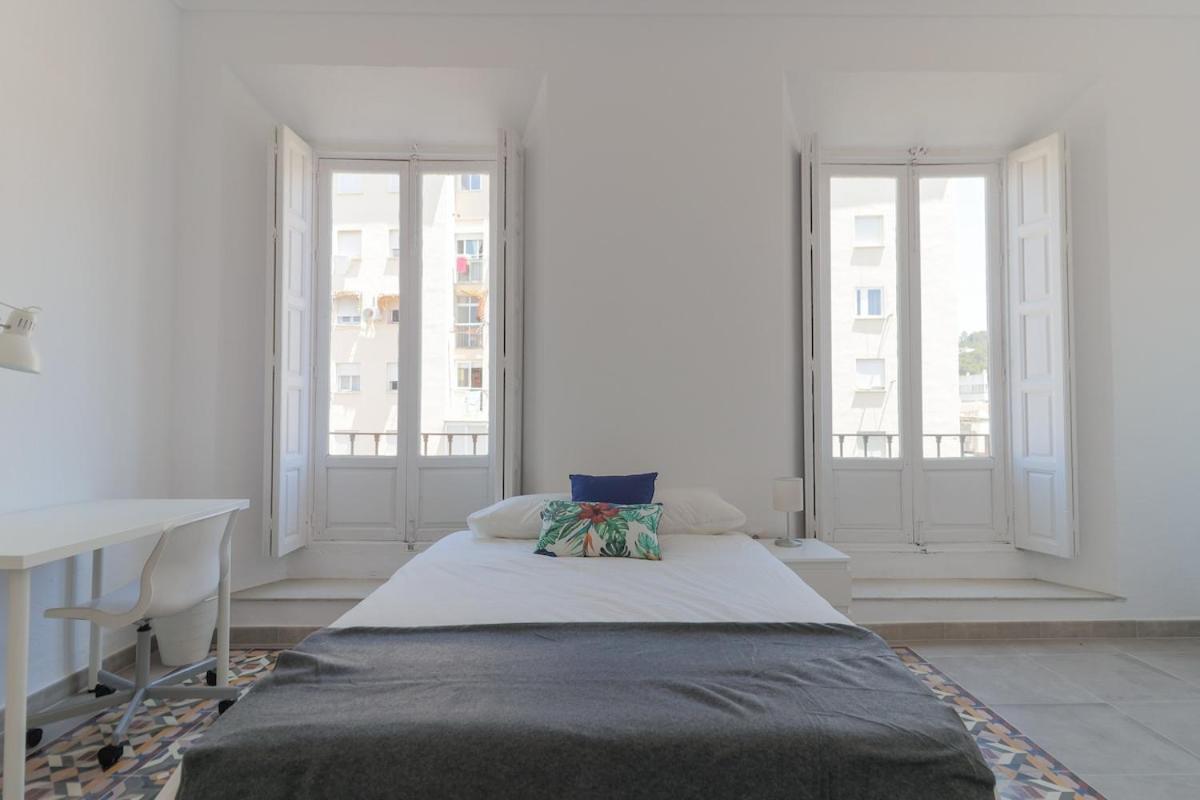 Apartment C11 - Cosy 7 Bedrooms In Plaza Merced *