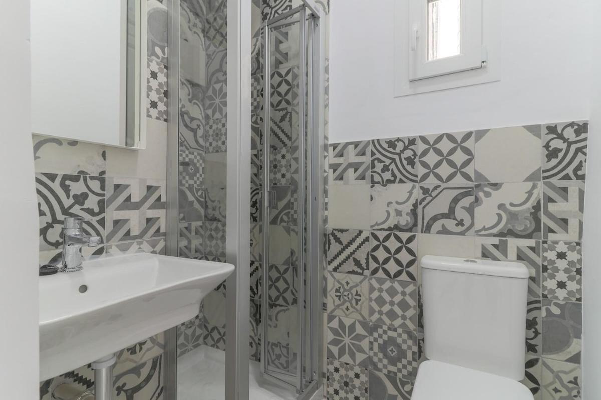 C11 - Cosy 7 Bedrooms In Plaza Merced Apartment
