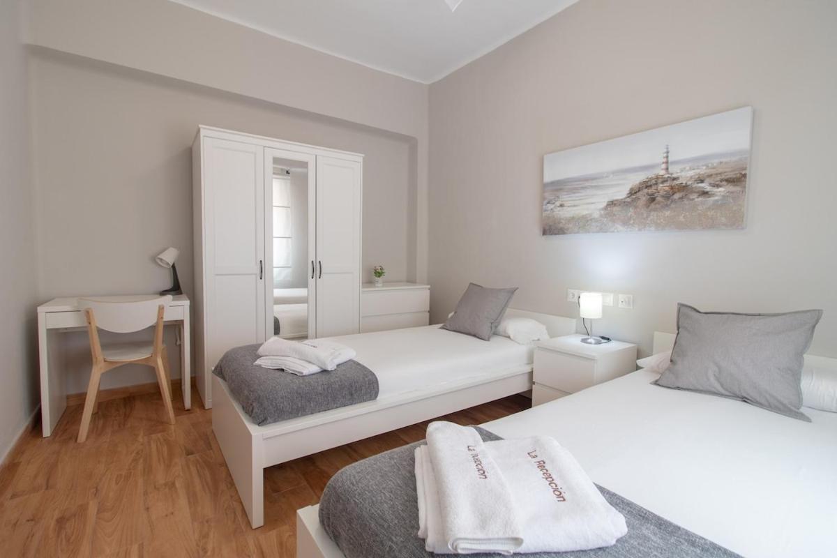 C102 - Huge And Stylish 5 Bedroom By The Center Apartment *
