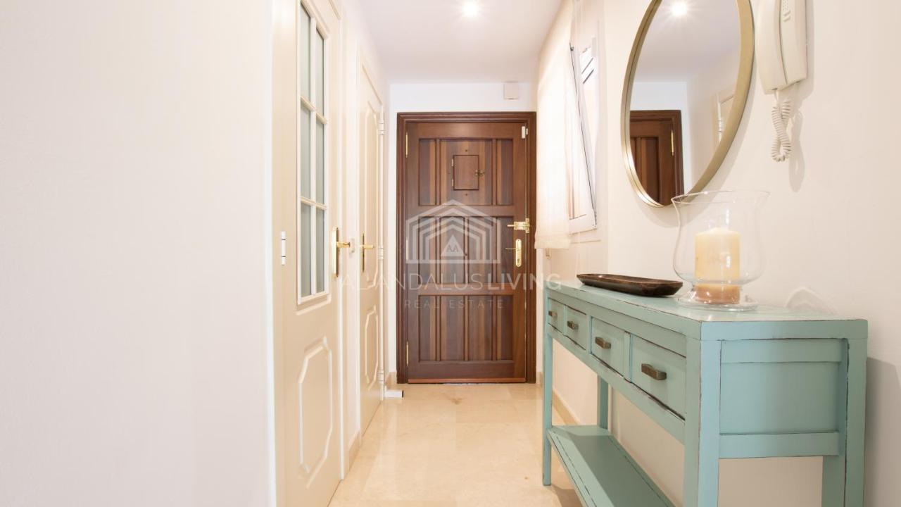 Spacious Perfectly Maintained House With Private Garden And Communal Pool In Riviera Del Sol Malaga