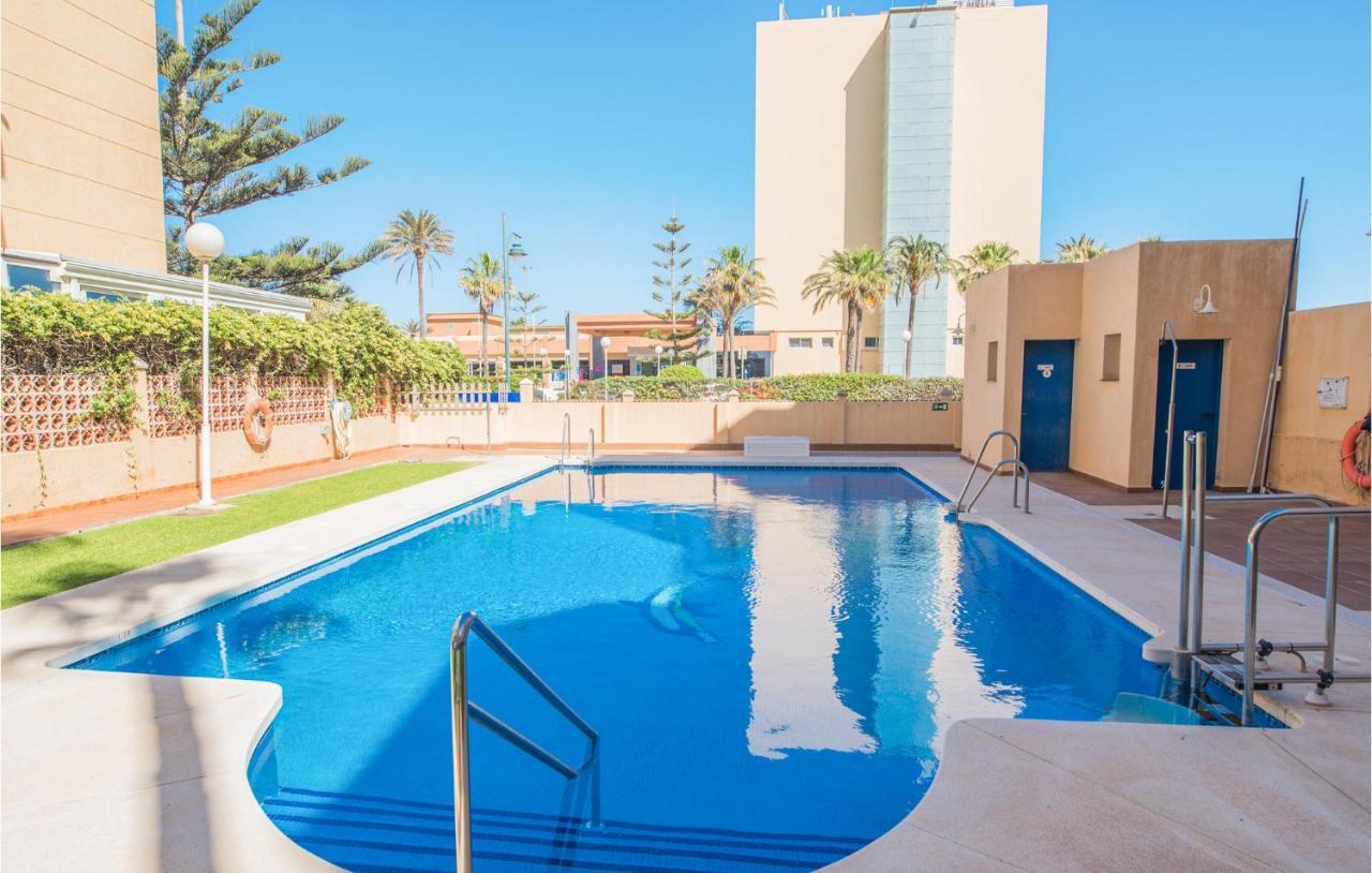 Stunning In With Outdoor Swimming Pool, 3 Bedrooms And Wifi * Málaga