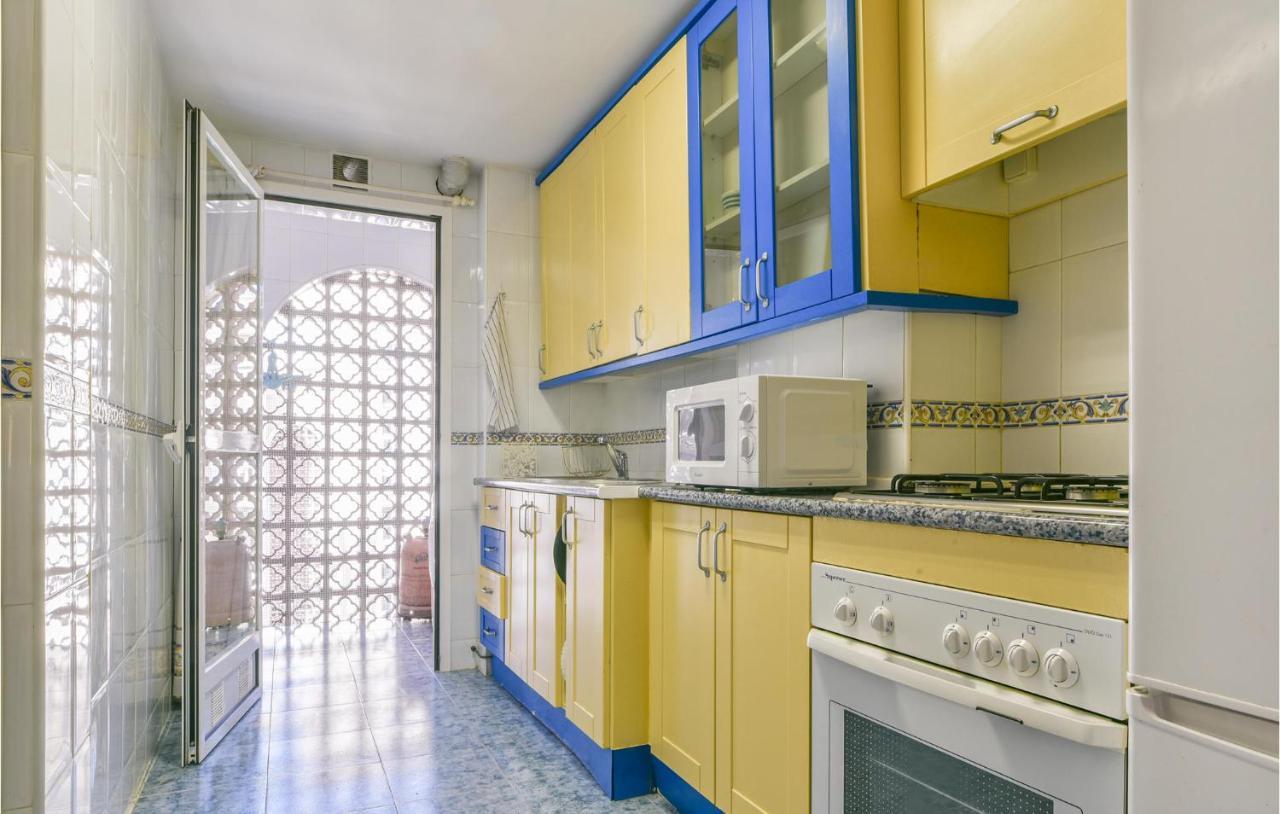 Stunning In With Outdoor Swimming Pool, 3 Bedrooms And Wifi Apartment