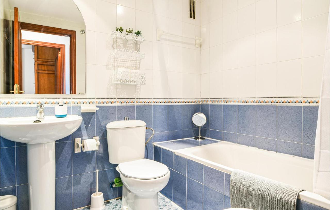 Stunning In With Outdoor Swimming Pool, 3 Bedrooms And Wifi * Málaga