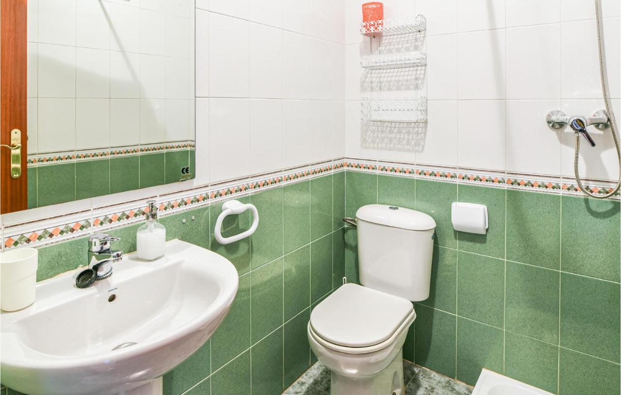 Stunning In With Outdoor Swimming Pool, 3 Bedrooms And Wifi Málaga