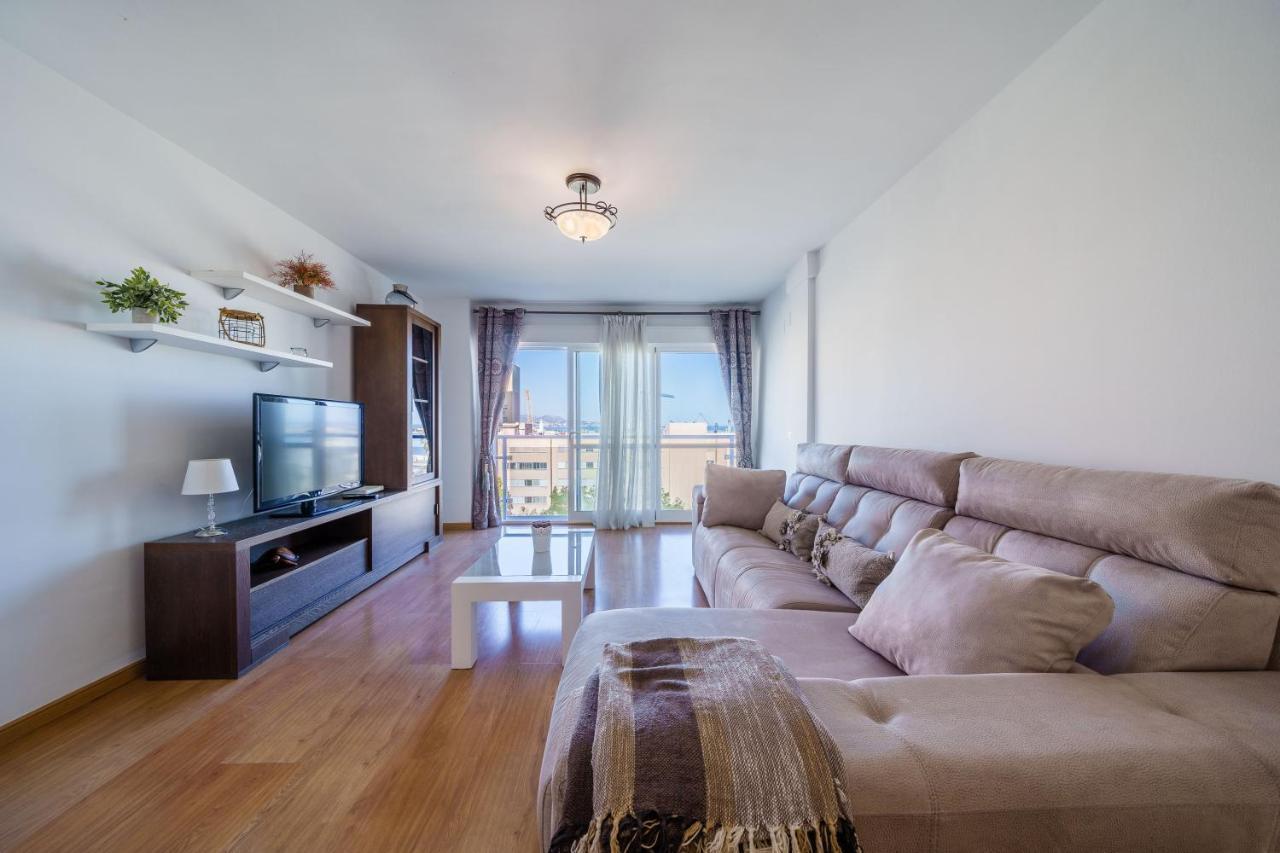 Soho & Sea Views -parking Apartment