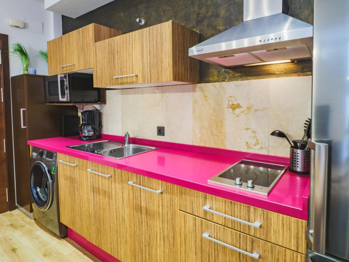Apartment Cubo's 33 Carreteria 3b