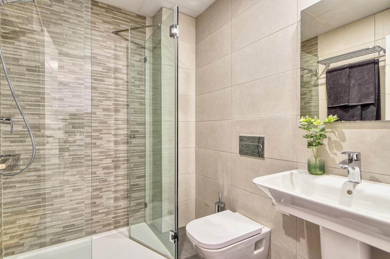 Ab Vialia Estacion Suitemalaga - Parking Apartment
