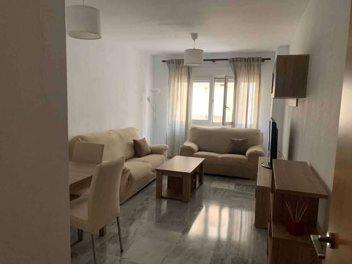Piso De 3 Dormitorios Cerca De La Playa Y Del Recinto Ferial * Malaga