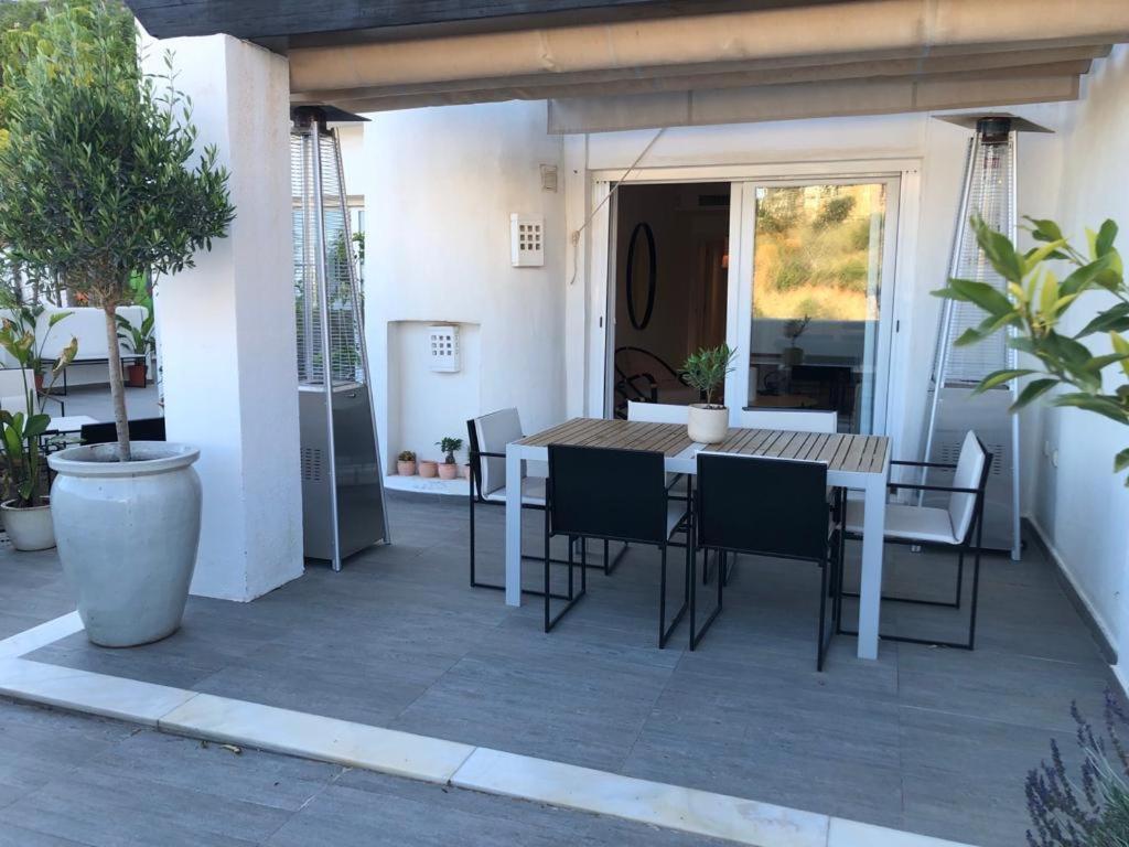 La Quinta Hills 2 Bedroom In Marbella Apartment *