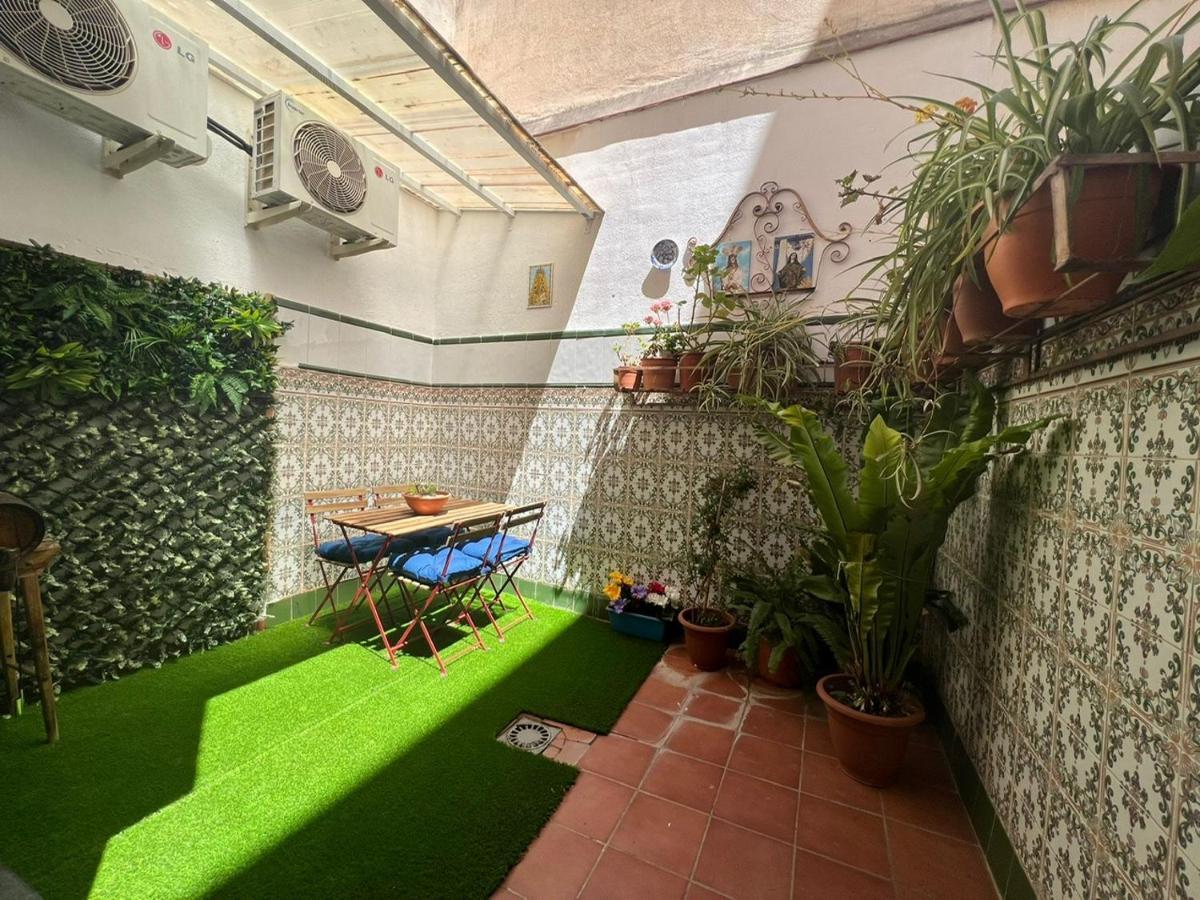 Adela & Private Courtyard By Ele Appartement *