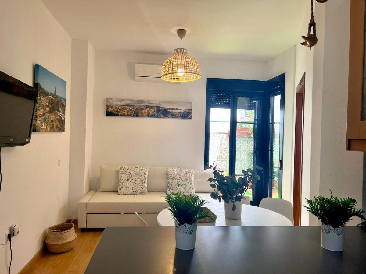 Adela & Private Courtyard By Ele *