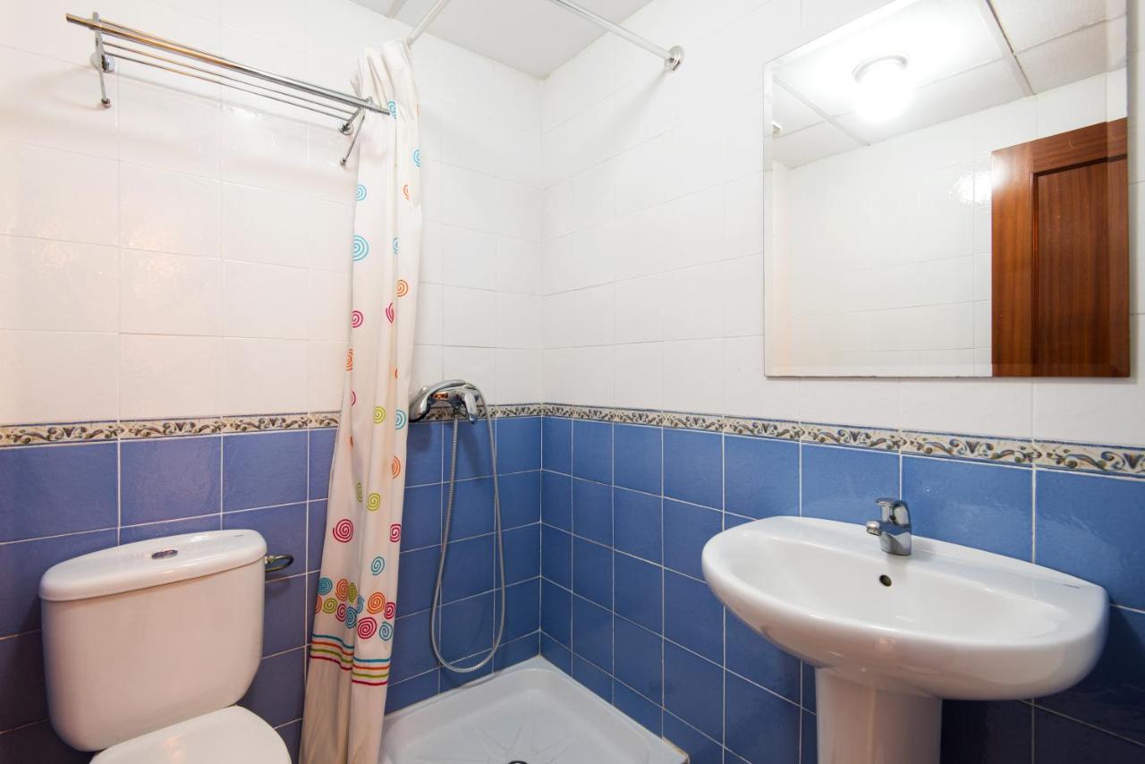 Center 2bed 2b Aircon Wif And Parking Free Apartment
