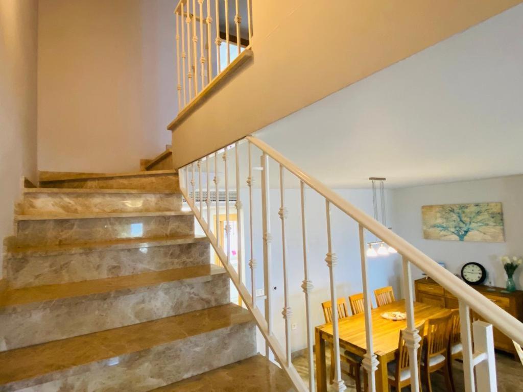Benaplaya - Fantastica Casa Con Terraza & Piscina, Playa A 200 Metros * Malaga