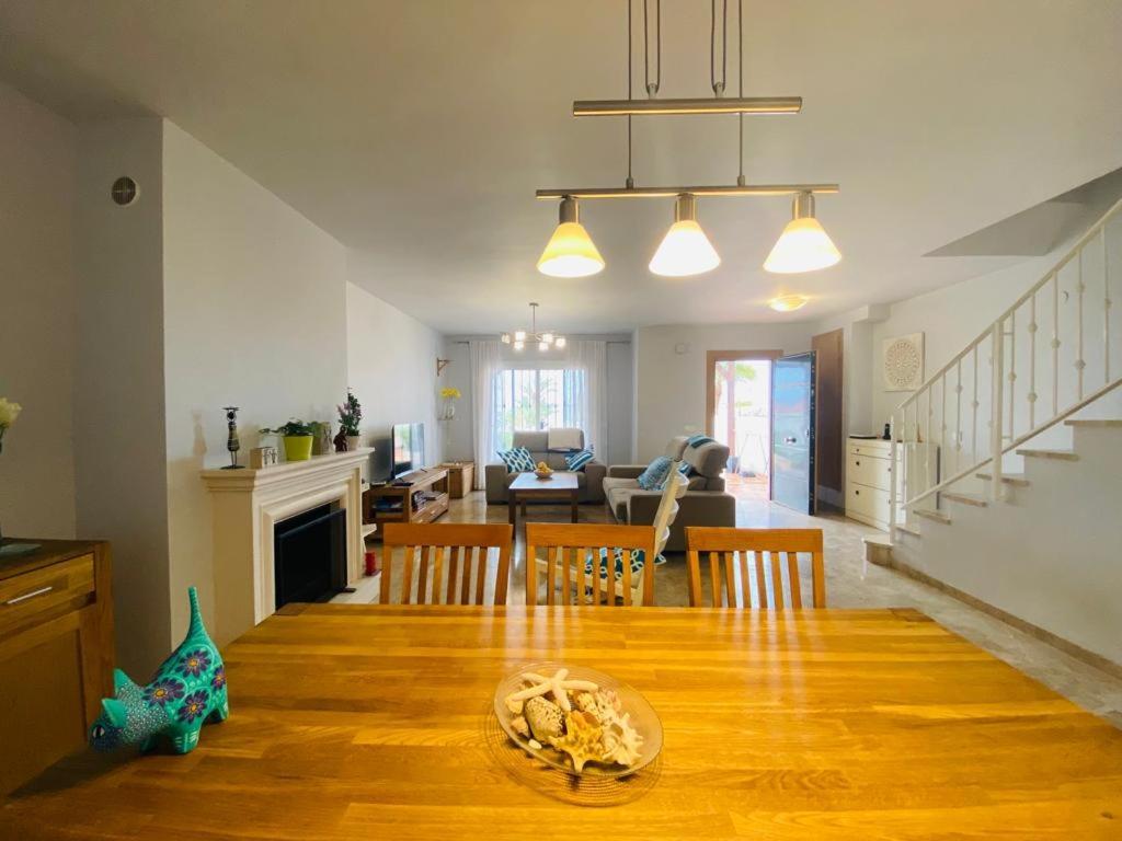 Benaplaya - Fantastica Casa Con Terraza & Piscina, Playa A 200 Metros Malaga