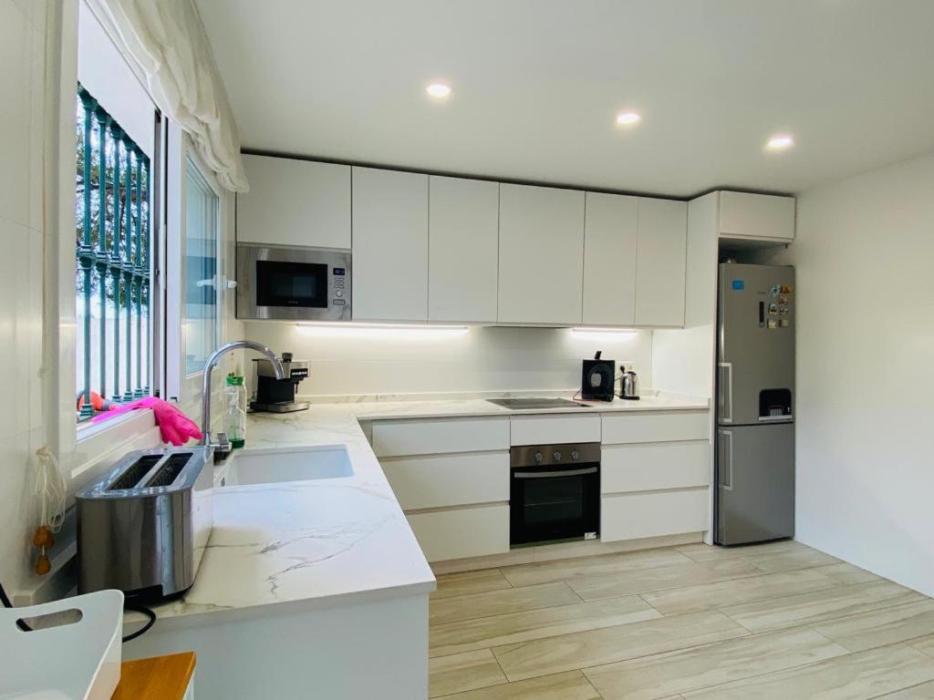 Benaplaya - Fantastica Casa Con Terraza & Piscina, Playa A 200 Metros * Malaga