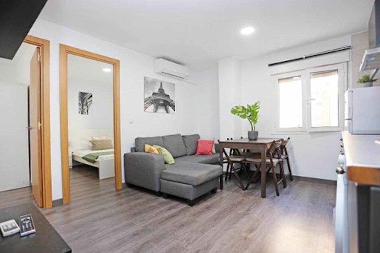Holidays2malaga Reyna Manescau Apartments- Zona Huelin & 450 Mts De La Playa Málaga