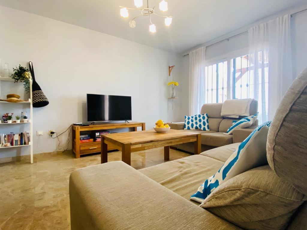 Benaplaya - Fantastica Casa Con Terraza & Piscina, Playa A 200 Metros Malaga