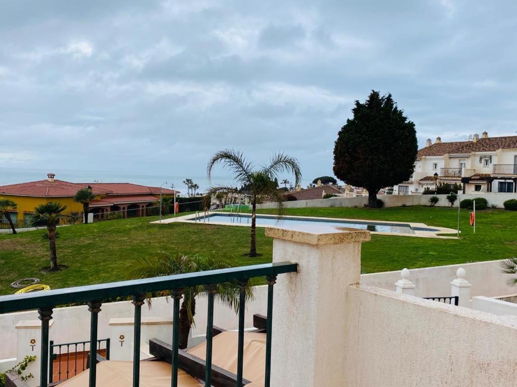 Benaplaya - Fantastica Casa Con Terraza & Piscina, Playa A 200 Metros Malaga