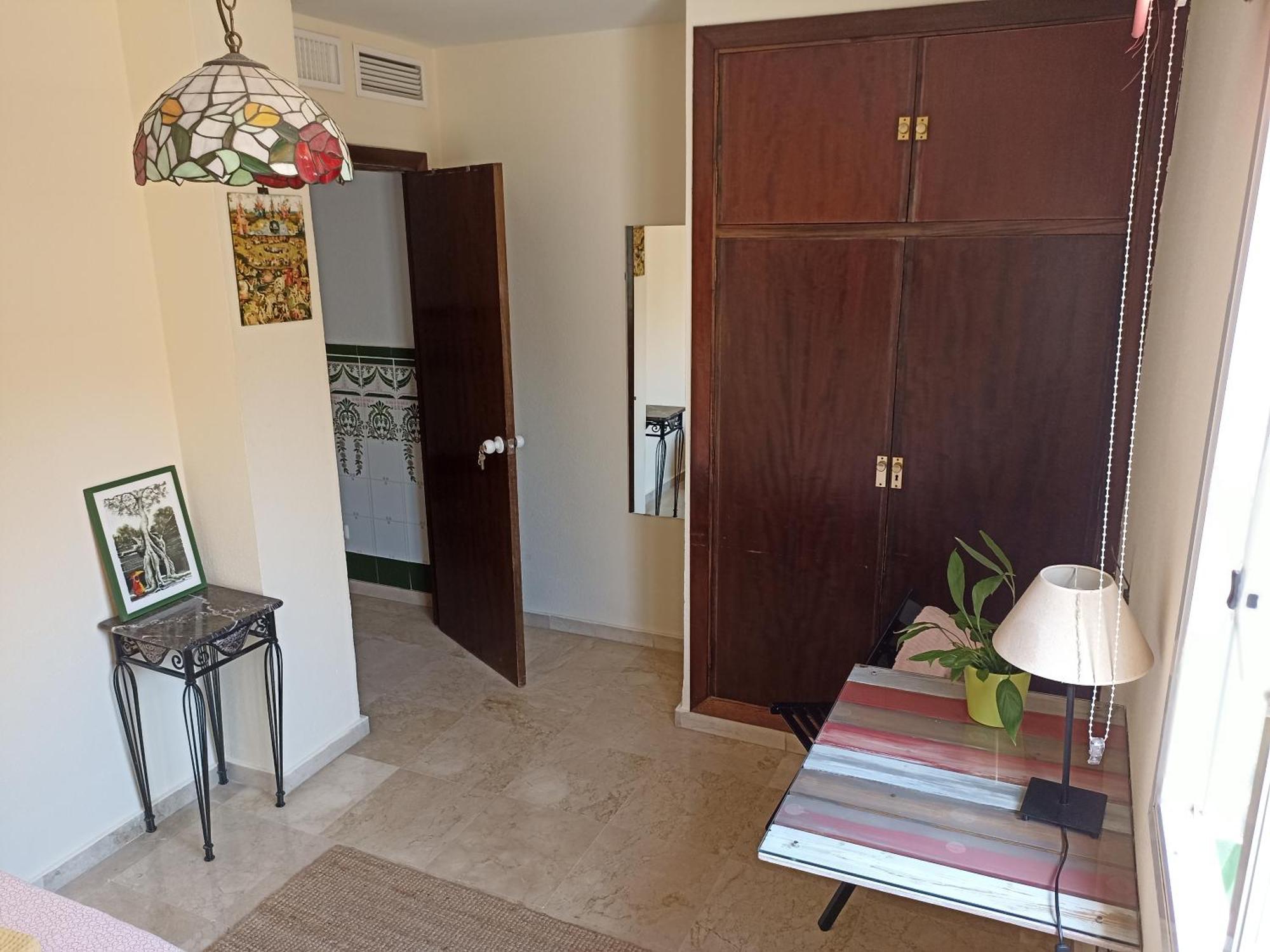 Confortable Habitacion Centrica En Piso Privado Homestay