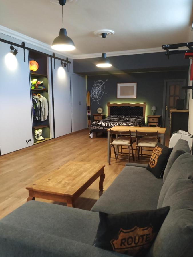 Pit Stop Apartment