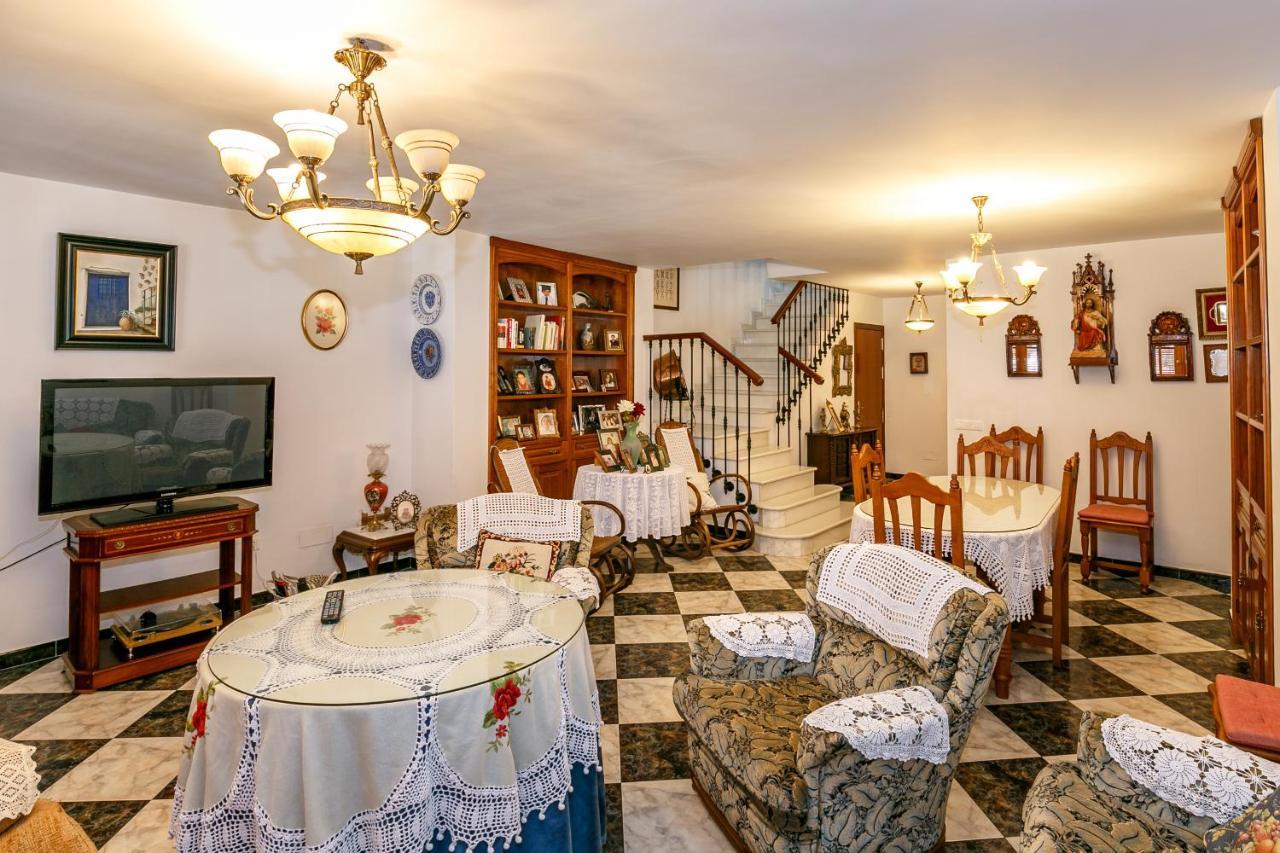 Casa De Ana Rosa Malaga