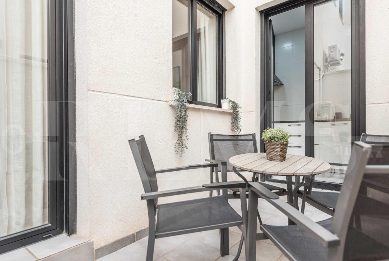 Apartment 3br With Parking And Patio In The Center By Rems