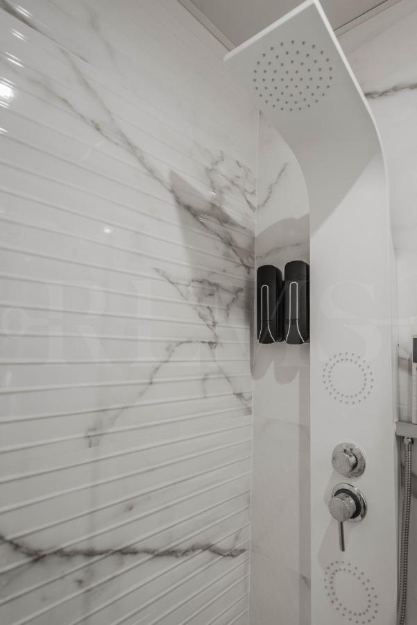 Designed Minimalist - Center By Rems *