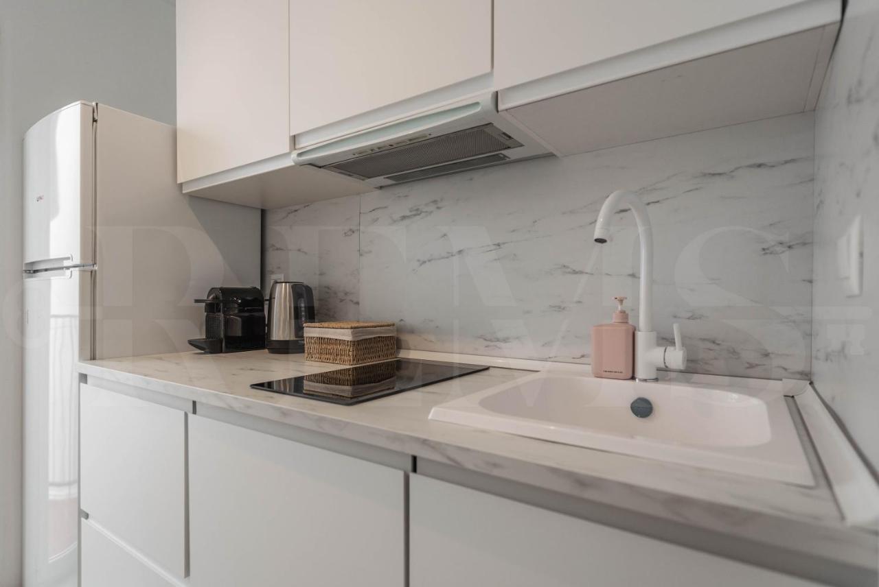 Appartement Designed Minimalist - Center By Rems