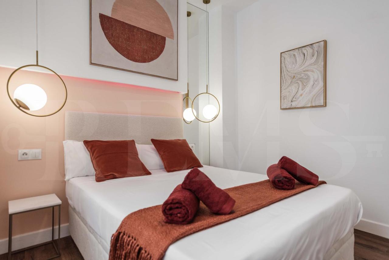 Designed Minimalist - Center By Rems *