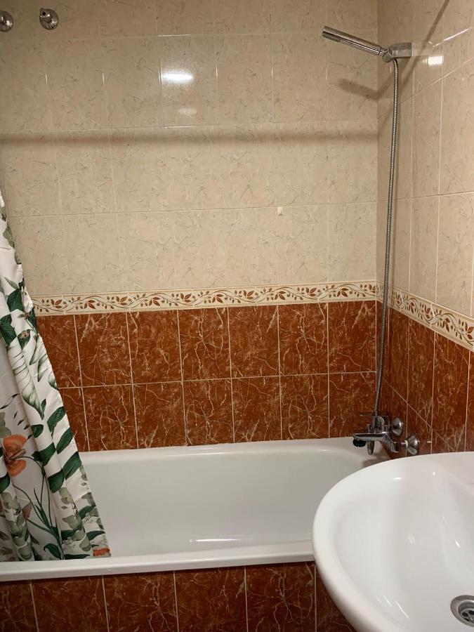 Piso De 3 Dormitorios Cerca De La Playa Y Del Recinto Ferial Malaga