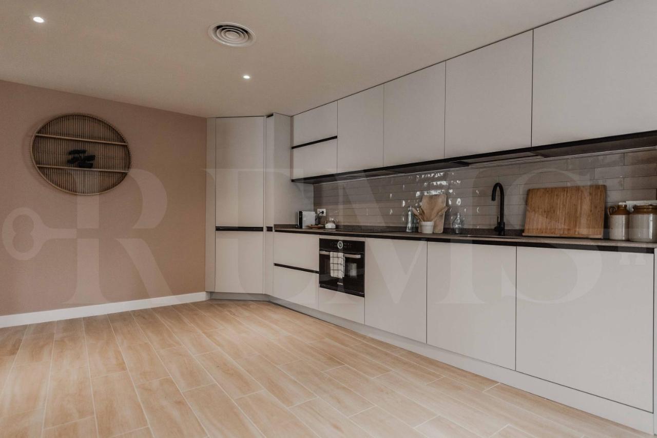 Apartment Idyllic And Spacious With Parking - Center By Rems *