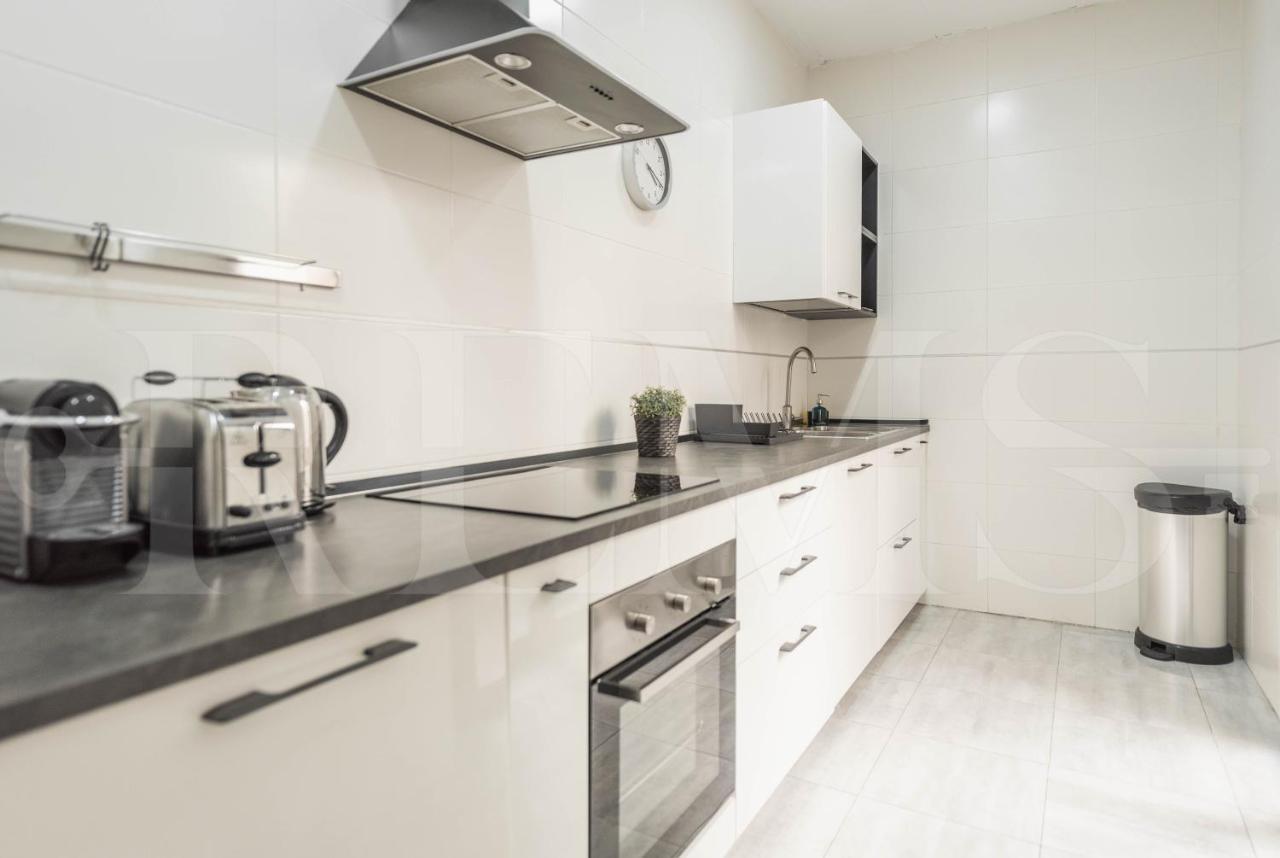 3br With Parking And Patio In The Center By Rems *