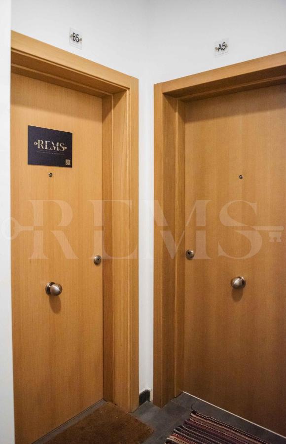 3br With Parking And Patio In The Center By Rems