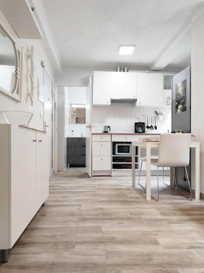 Holidays2malaga Velarde Cerca Hospital Civil Y Centro Apartment Malaga