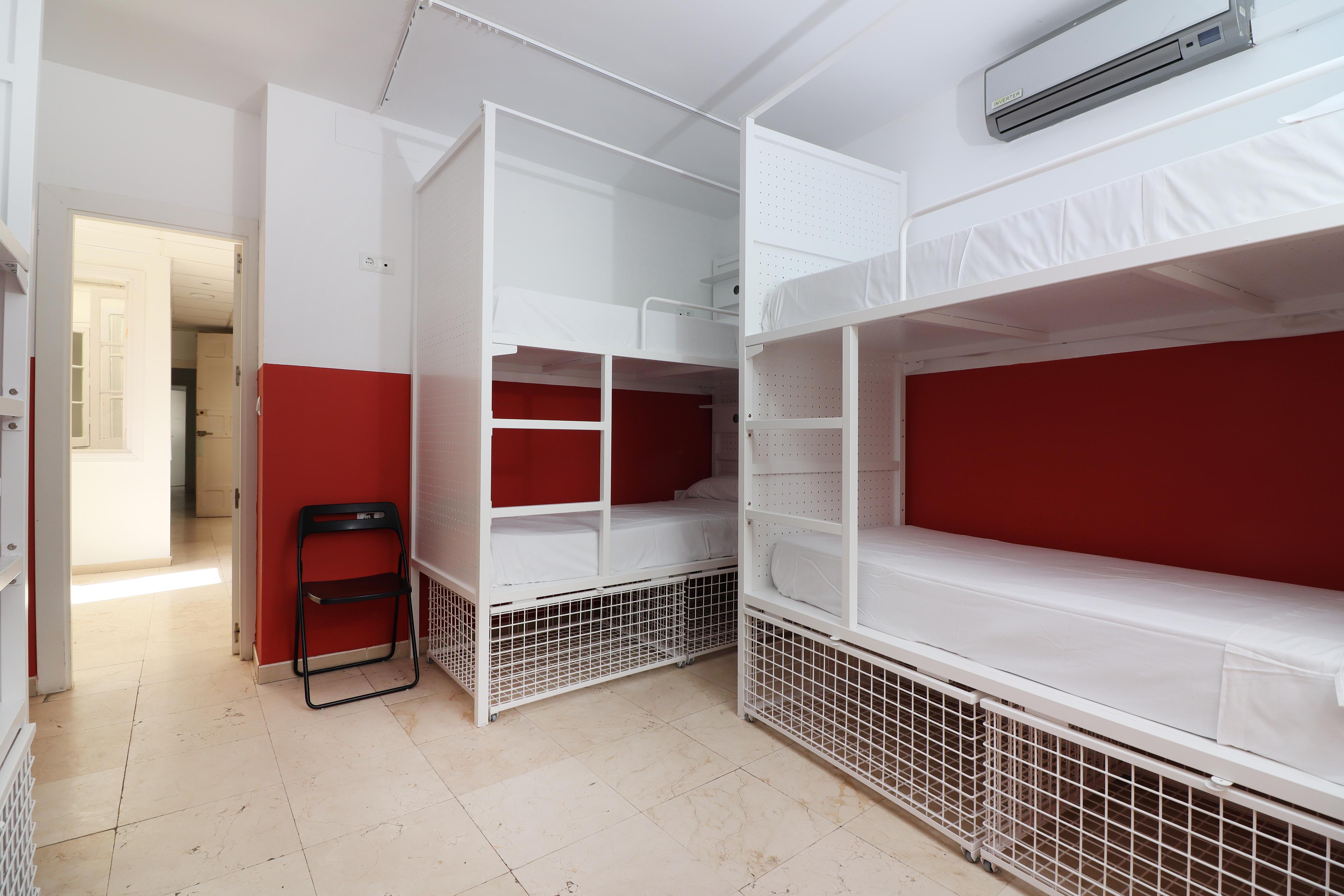 Feel Center Hostel *