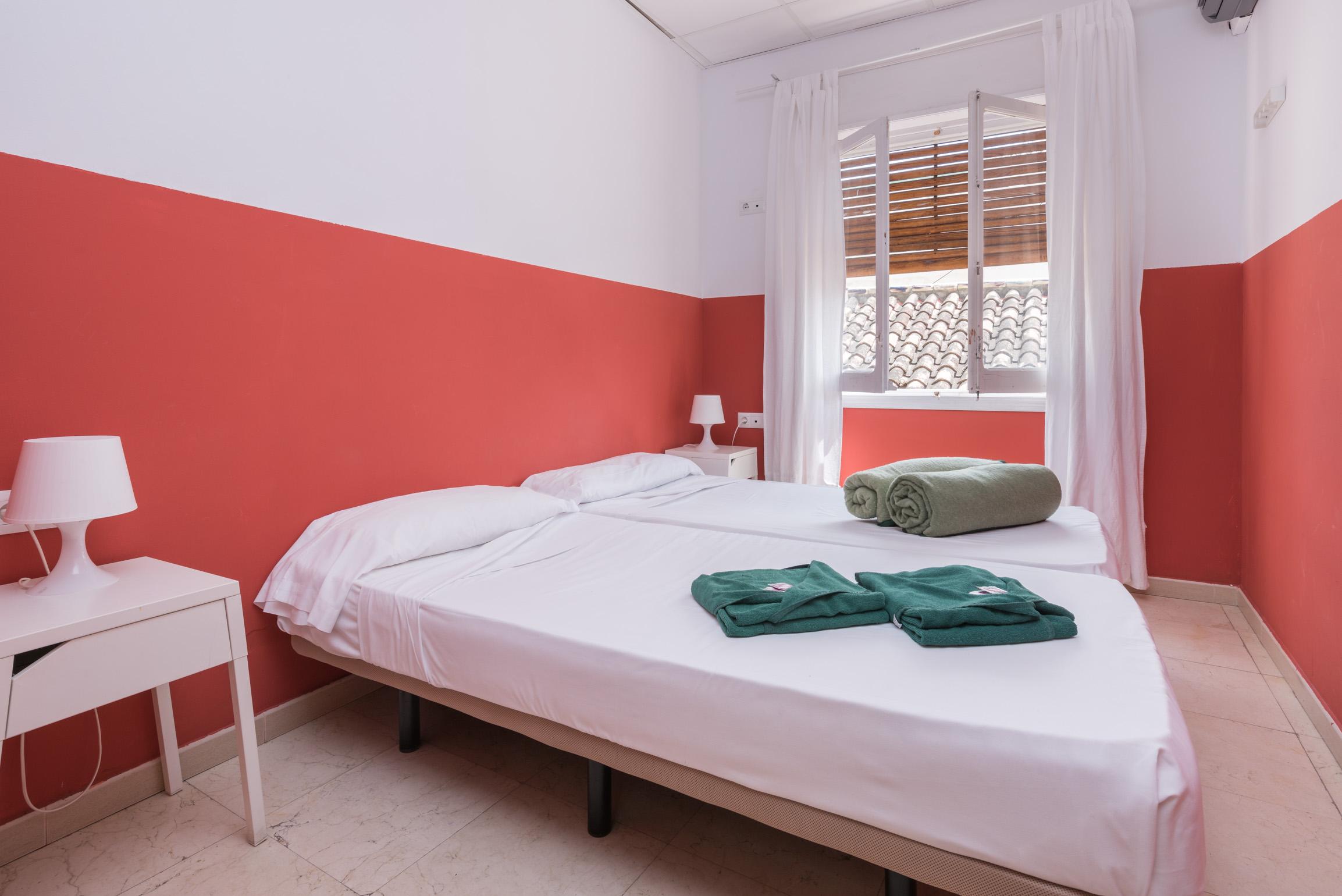 Feel Center Hostel *