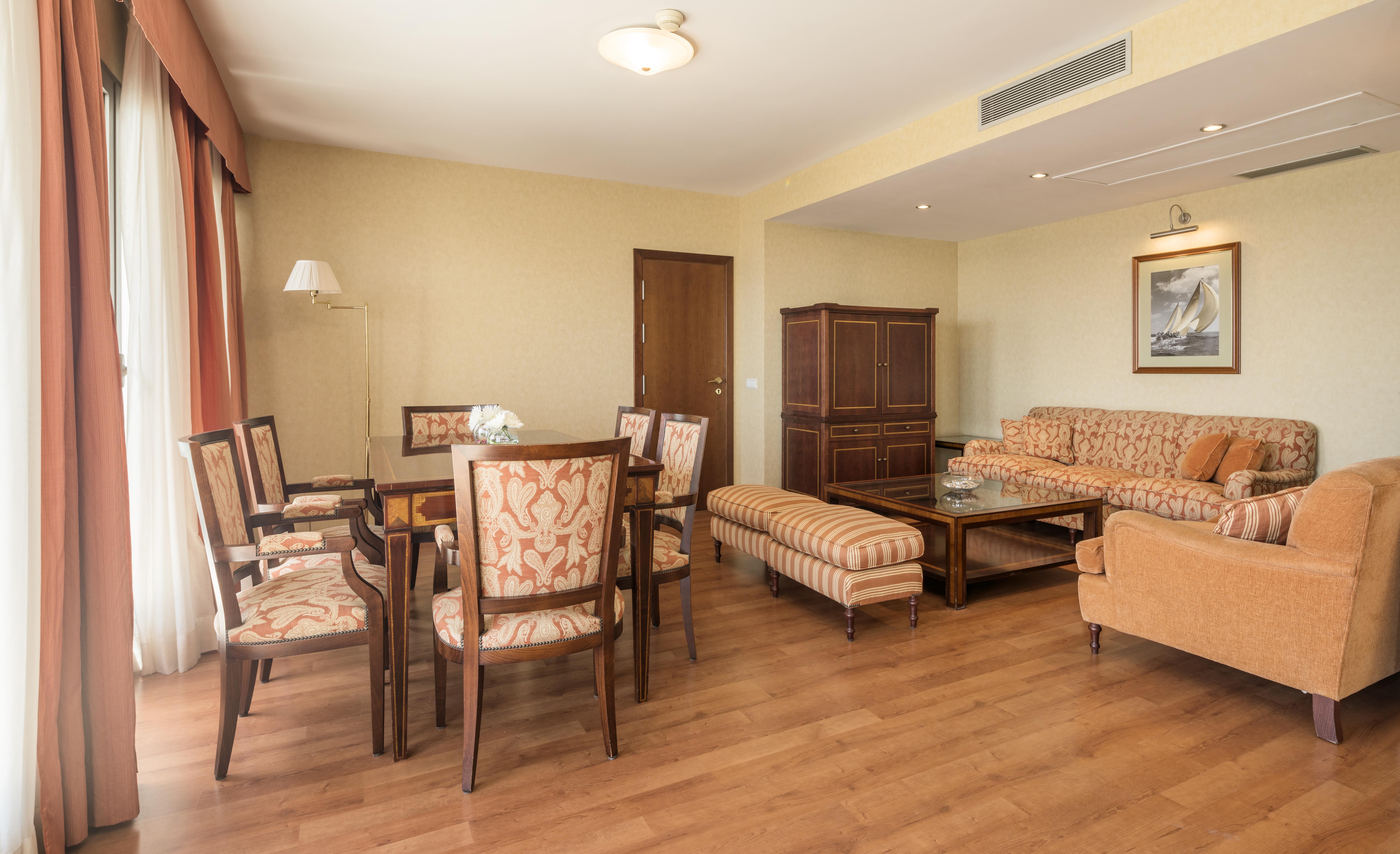 Ilunion Hotel 4*